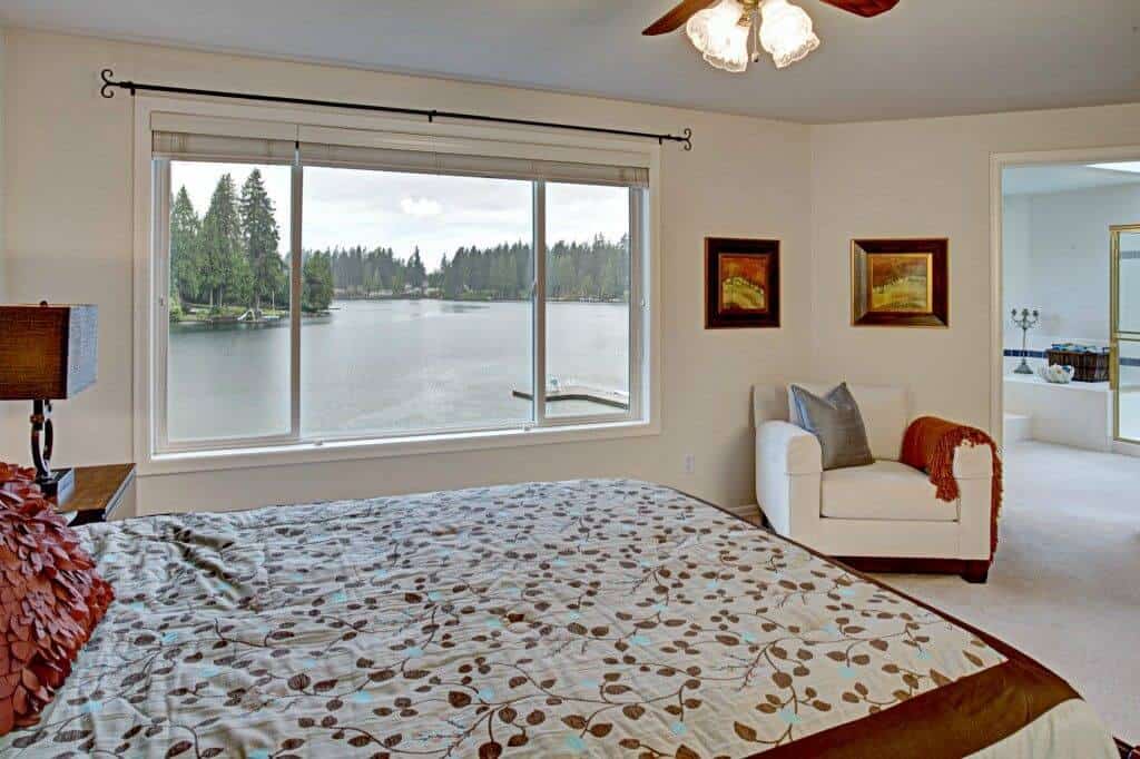 Staged Pine Lake home in Sammamish, WA by Seattle staged to sell