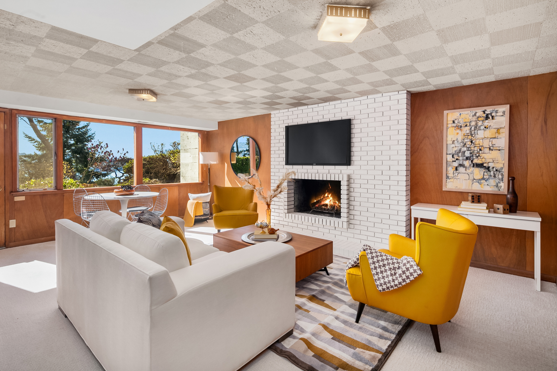 Mid-Century Modern on Shoreclub Drive - Home Feature